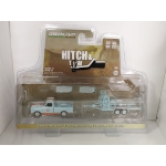 Greenlight 1:64 Chevrolet C-10 Shortbed 1968 Gulf and Tandem Car Trailer